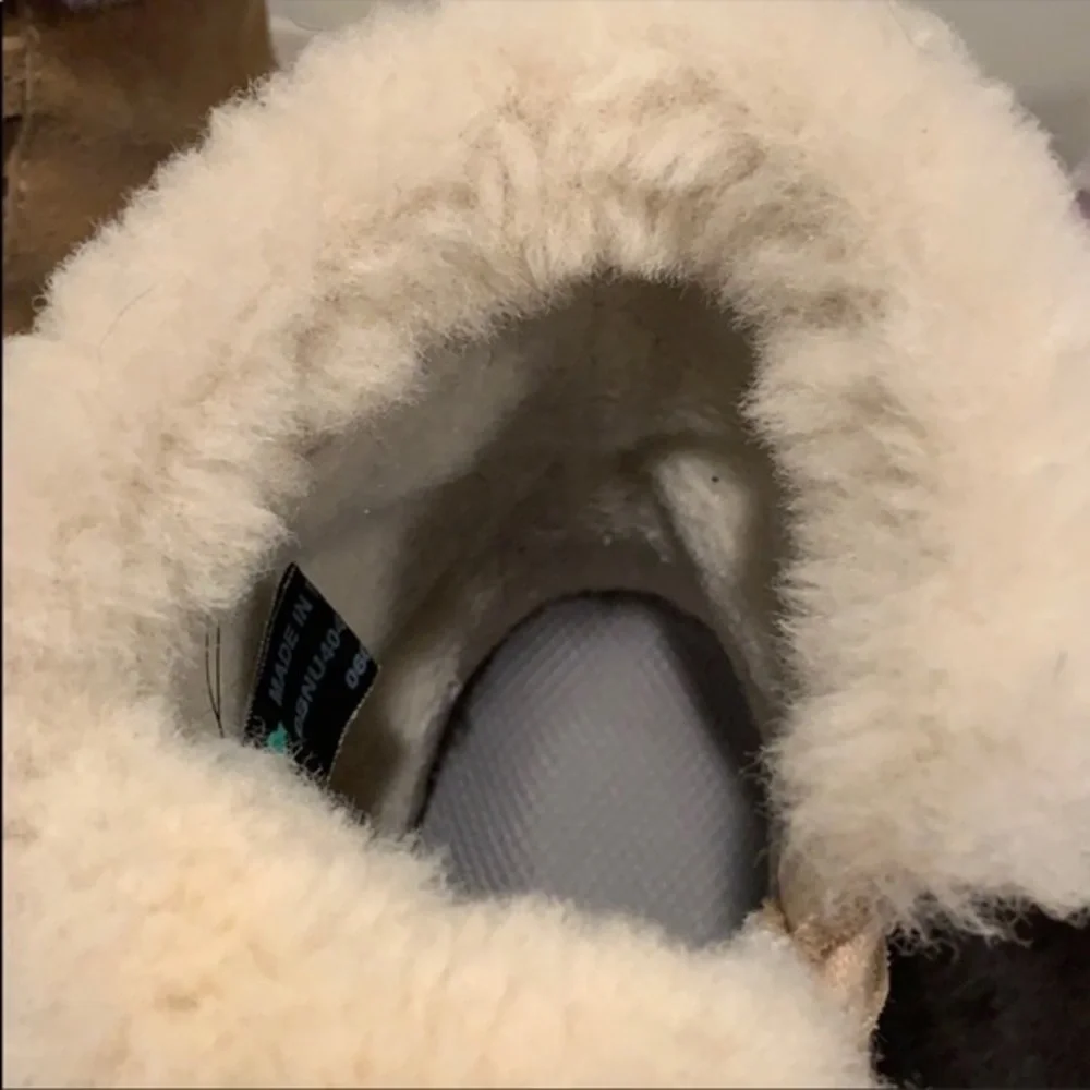 L.L. Bean Vintage Lace Up Shearling Fur Cuff Lace Up Winter Combat Ankle Boots - Picture 3 of 4